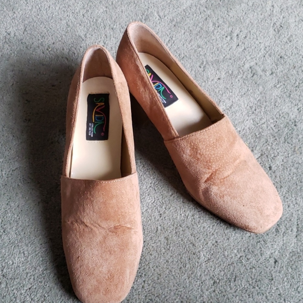 EUC Savida Allison Sz 8.5 tan suede pumps